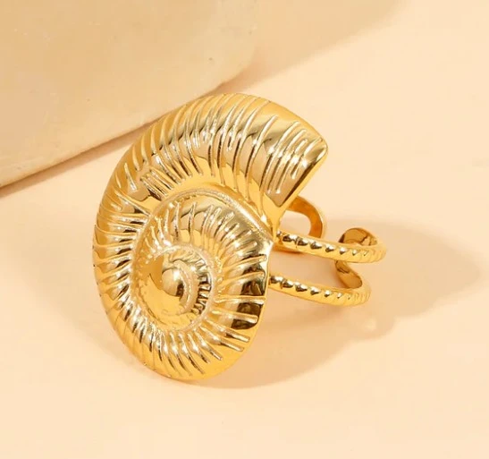 Bague Dorée Coquillage Antique