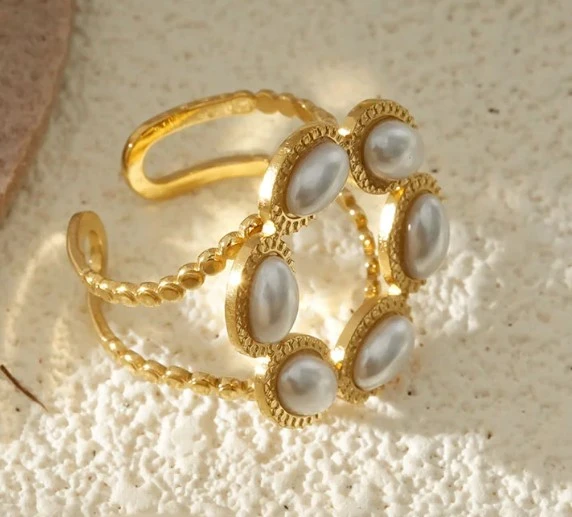 Bague dor. Fleur Perlée Cercle