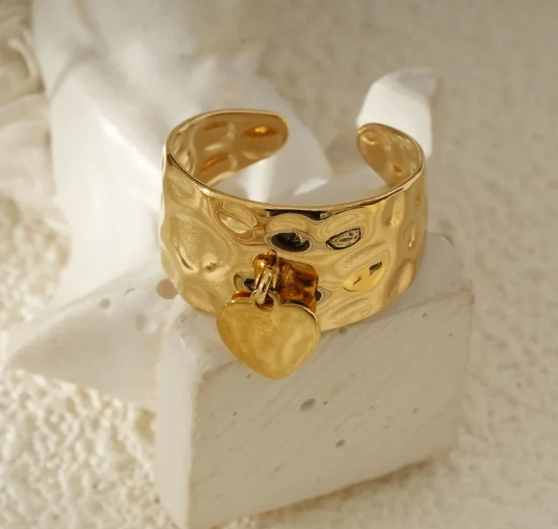 Bague dorée Martelée Cœur