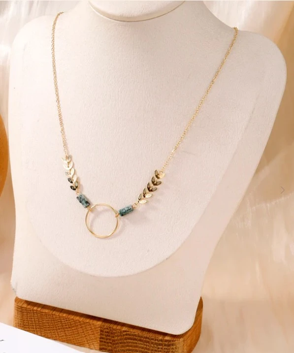 Collier feuilles Pierres couleur